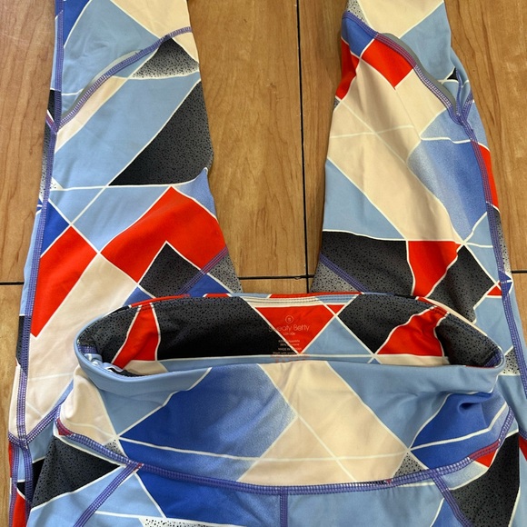 Sweaty Betty Leggings and tank - Picture 9 of 12